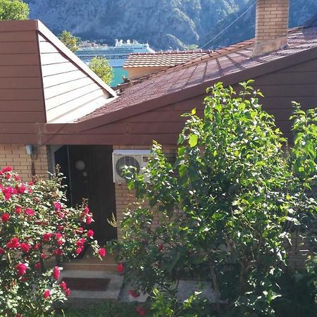 Ferienwohnung Sofi Kotor Exterior foto